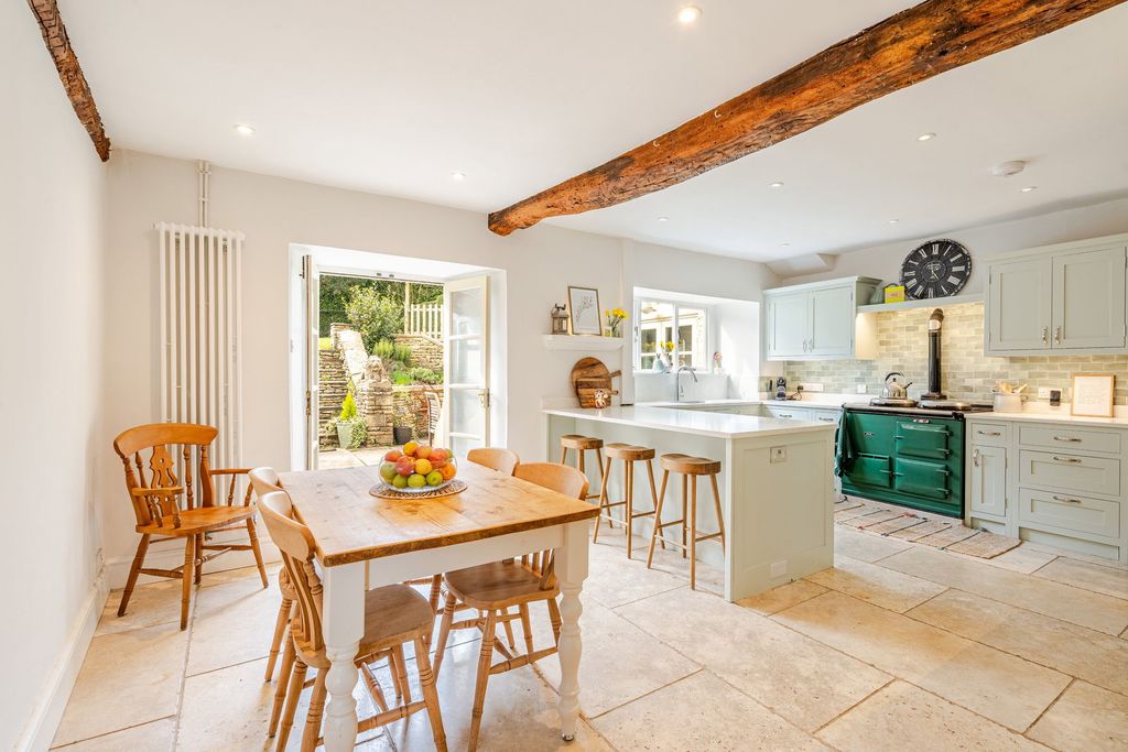 Property photo 3 of 21