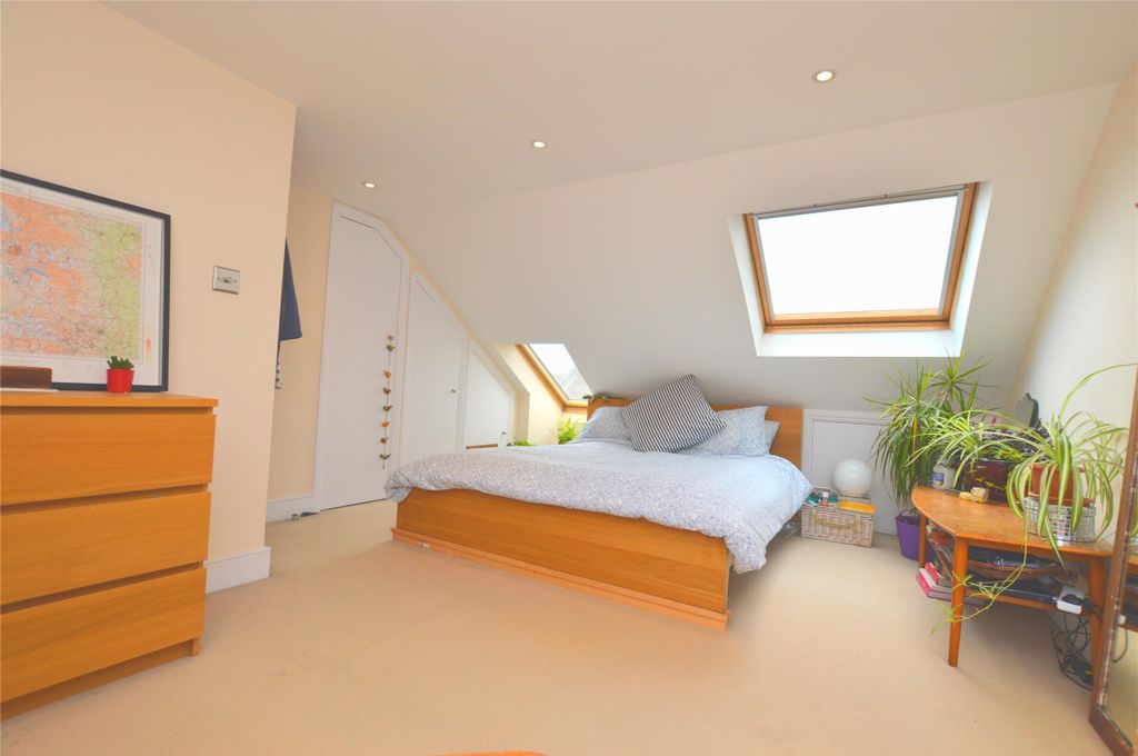 Property photo 3 of 16 Double Bedroom