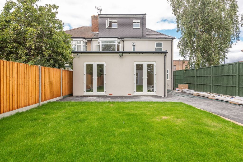 Property photo 1 of 5