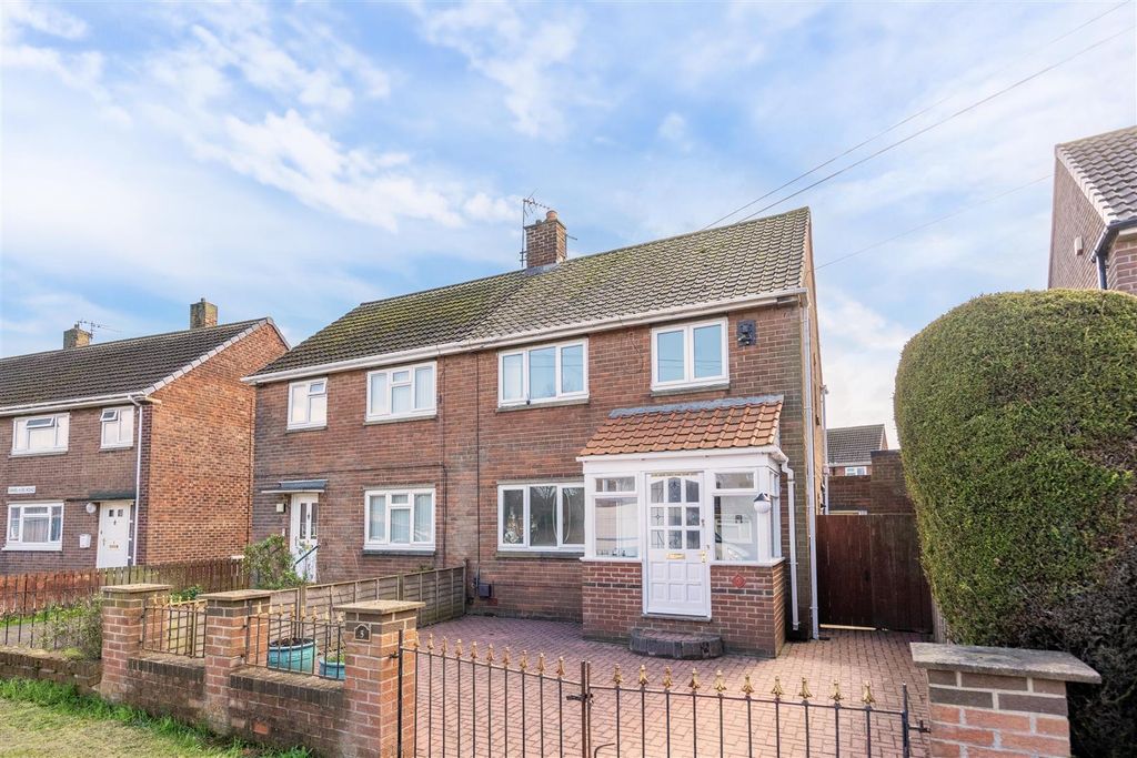 Property photo 1 of 9 External