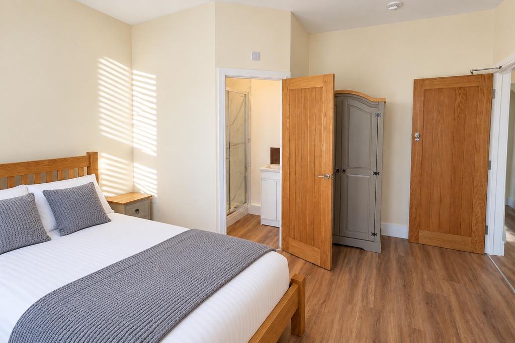Property photo 1 of 11 Room Picture.Png