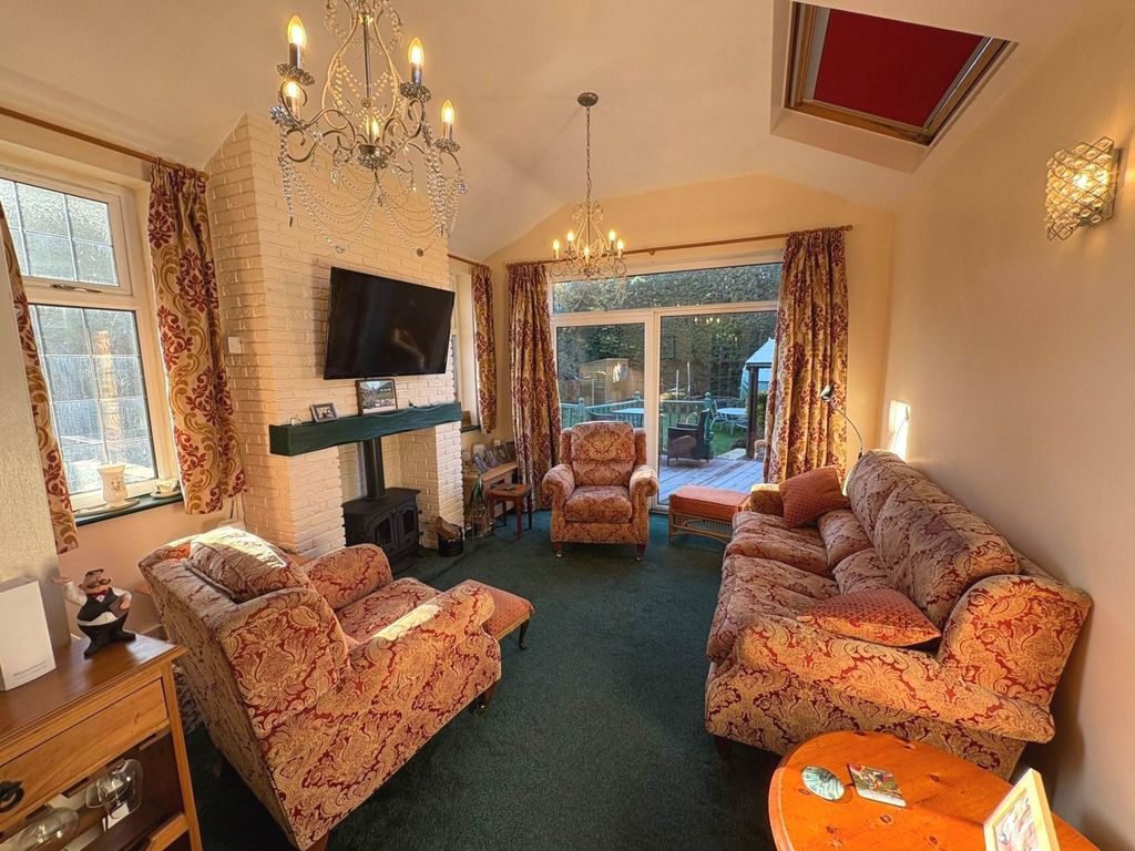 Property photo 3 of 33