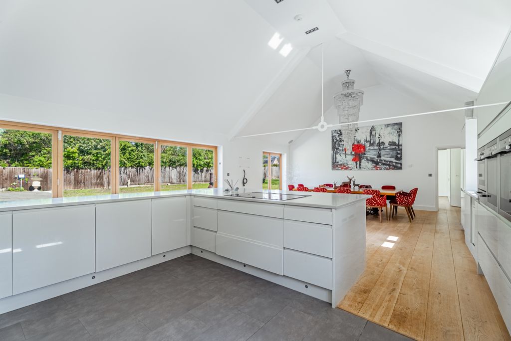 Property photo 2 of 44 Akeman Residential