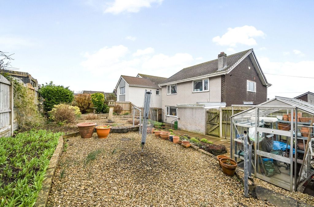 Property photo 2 of 25 Picture No. 11