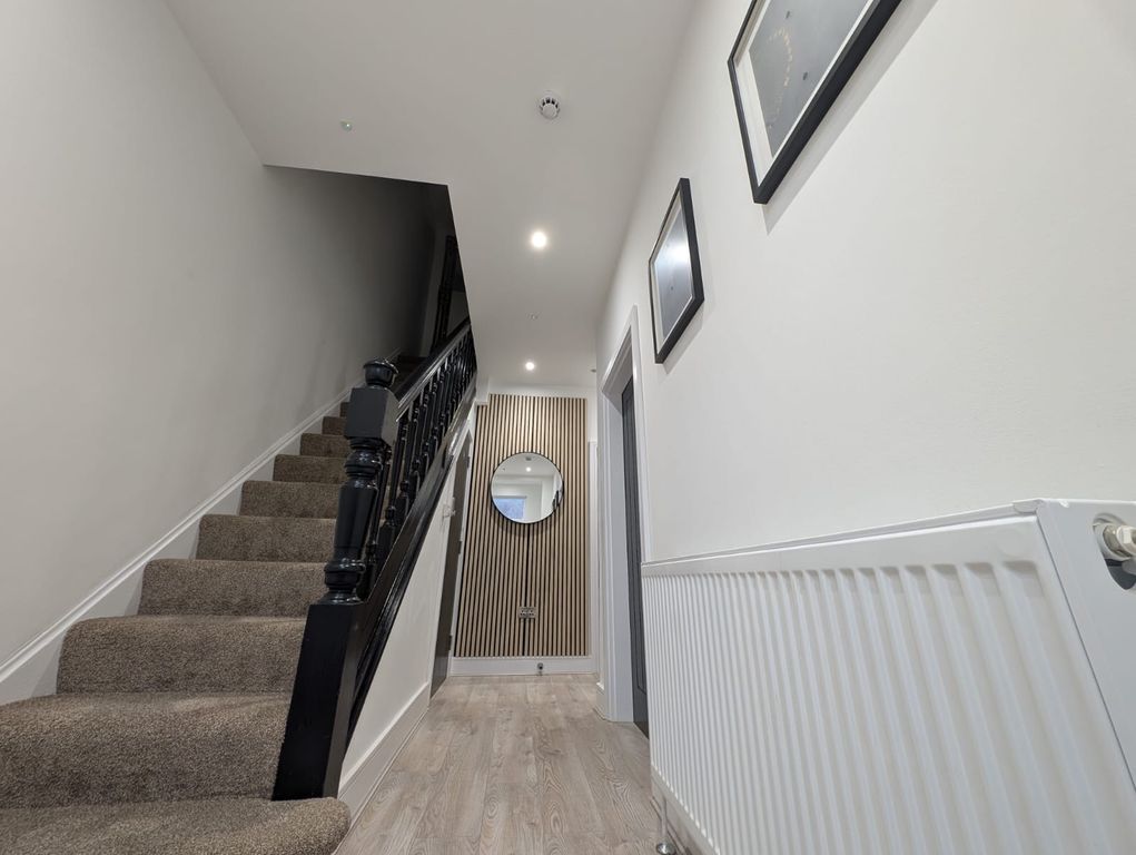 Property photo 2 of 7 Photo 4