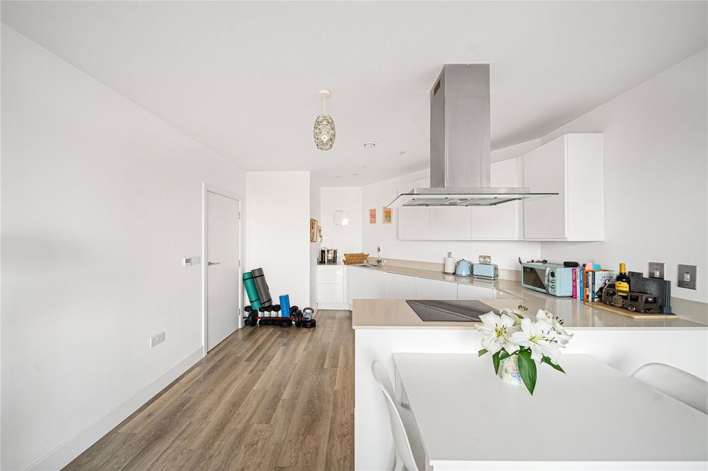 Property photo 2 of 12 Picture No. 14