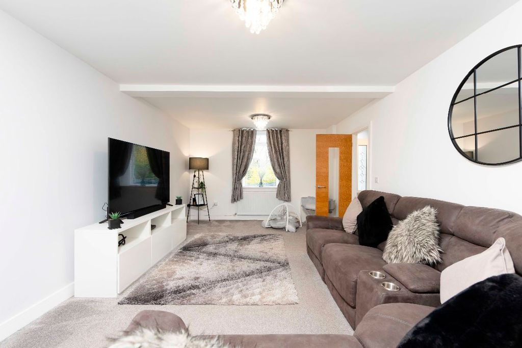 Property photo 2 of 30