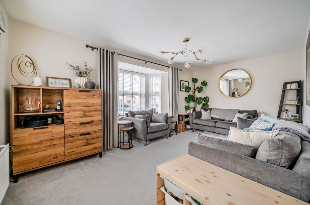 Property photo 2 of 25 1411390-19-69958d...