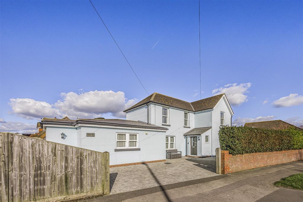Property photo 1 of 33 The Shambles, Selsmore Road, Hayling Island-Portic