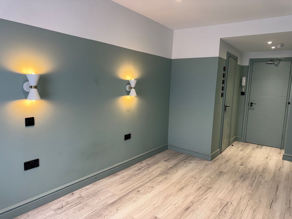 Property photo 1 of 3 Room