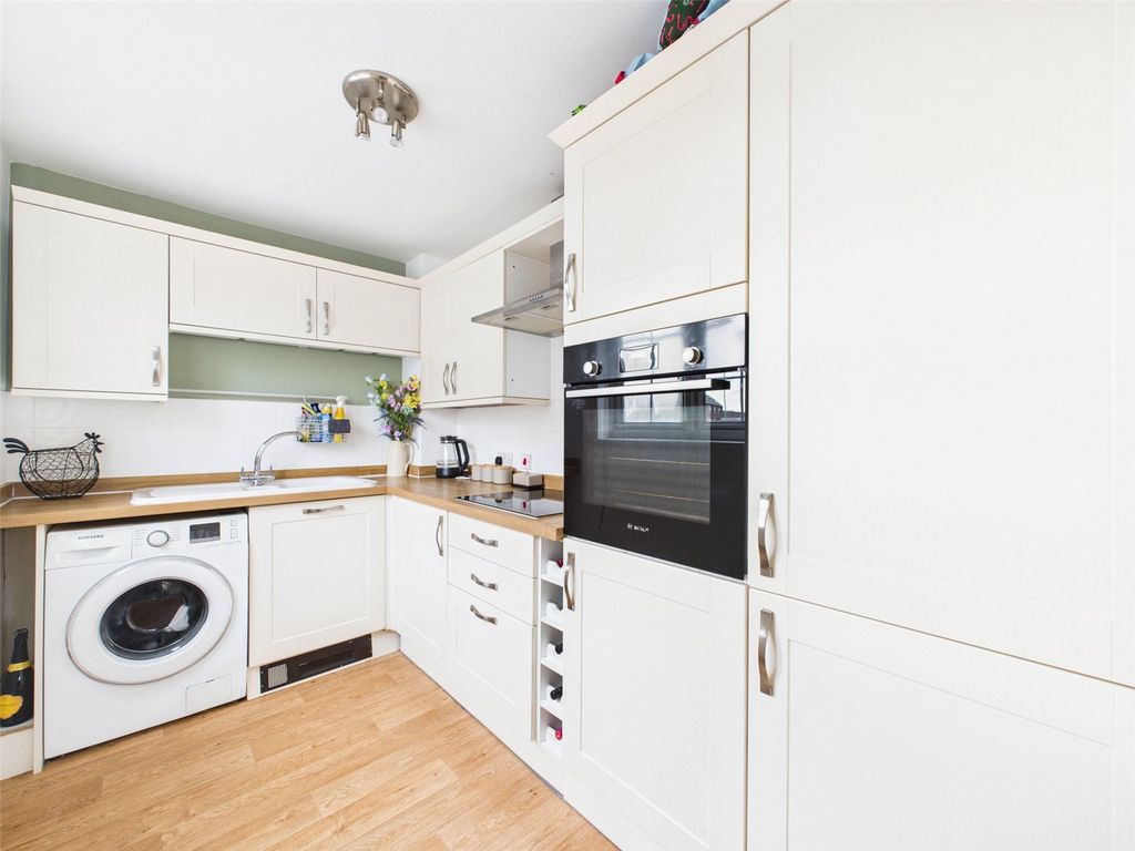 Property photo 3 of 9 Picture No. 11