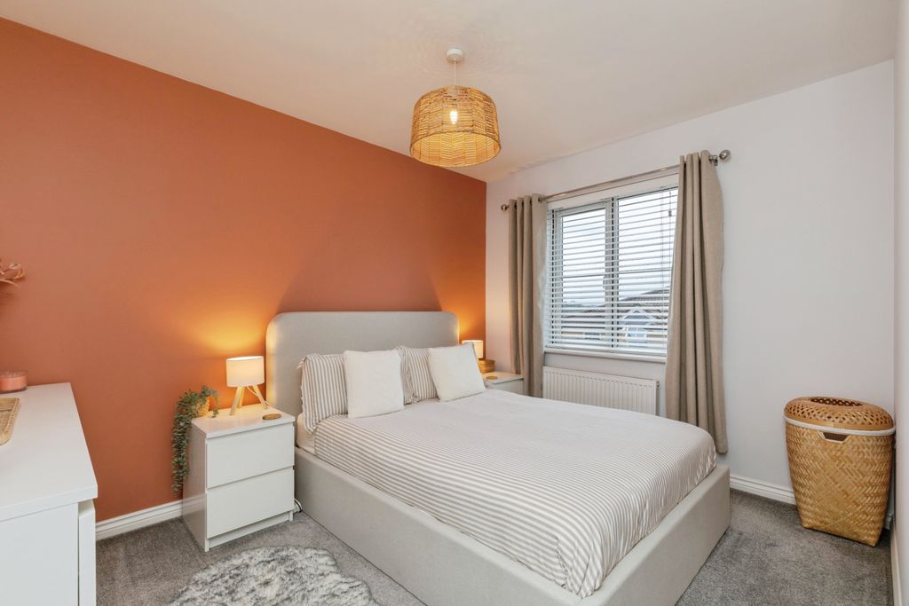 Property photo 3 of 12 Master Bedroom