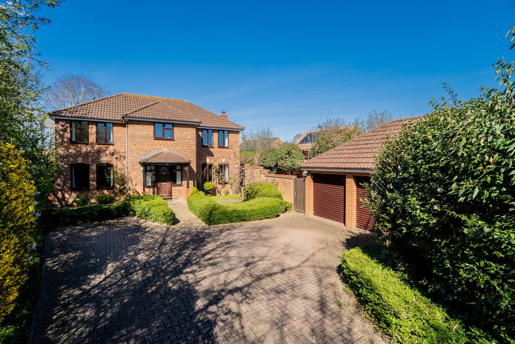 Property photo 1 of 39