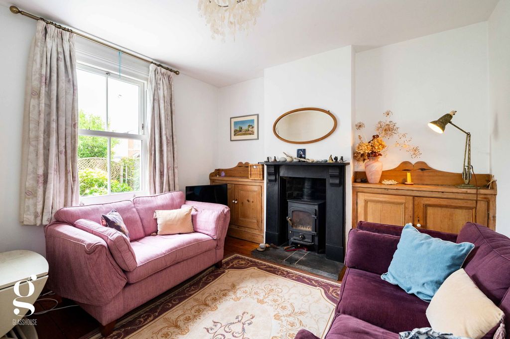 Property photo 2 of 25