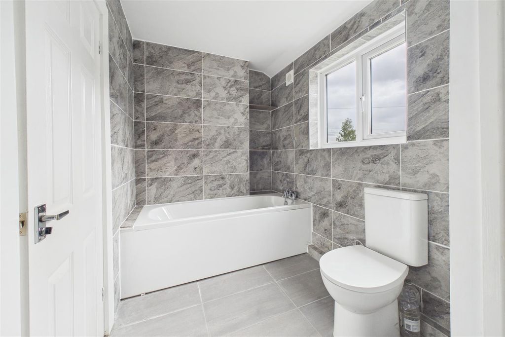 Property photo 2 of 30 116 Portview Road, Avonmouth, Bristol Bs11 9Jb | F