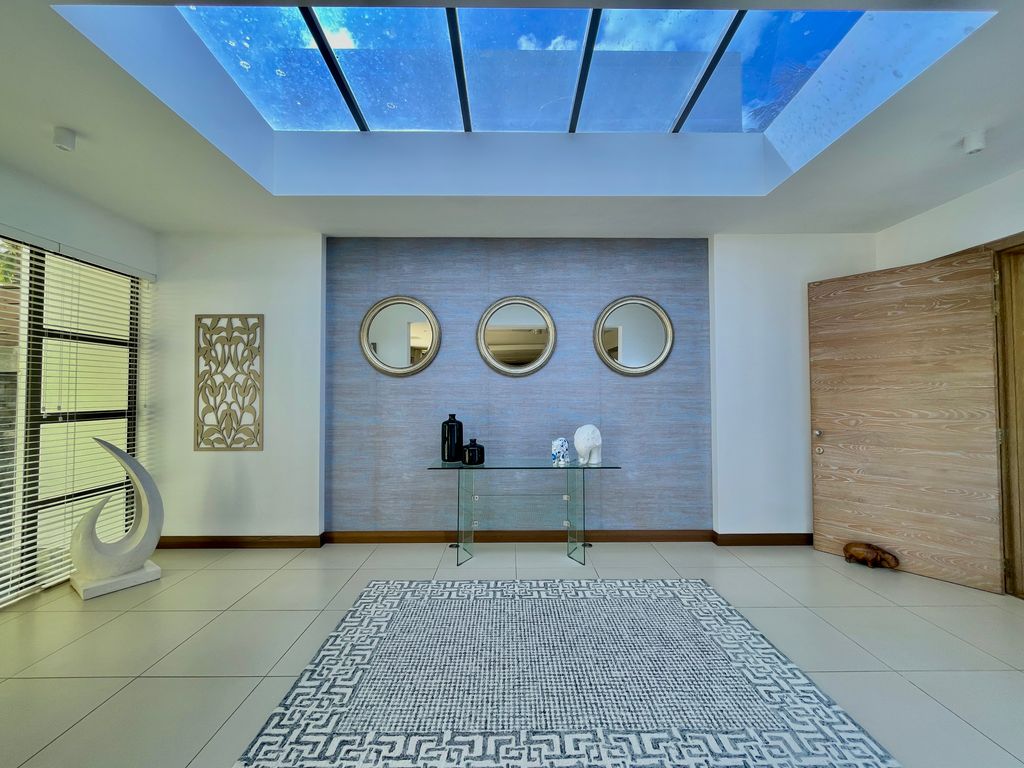 Property photo 3 of 36