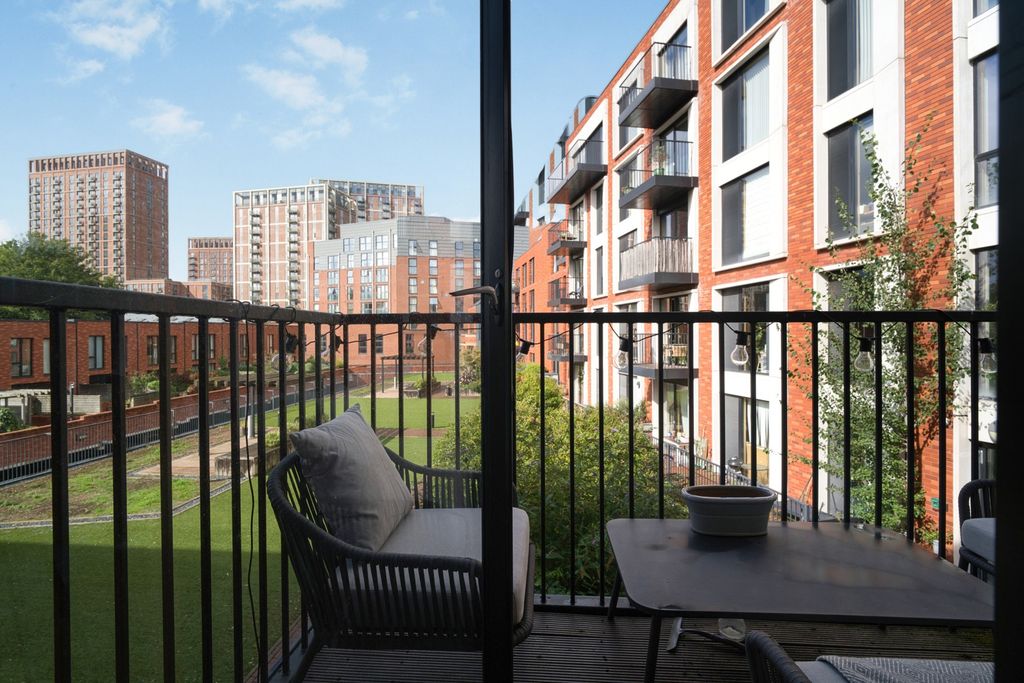 Property photo 3 of 28 Photo