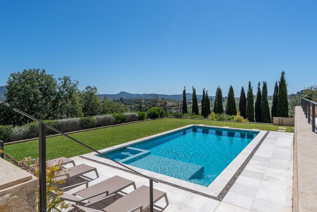 Property photo 3 of 20 Pool