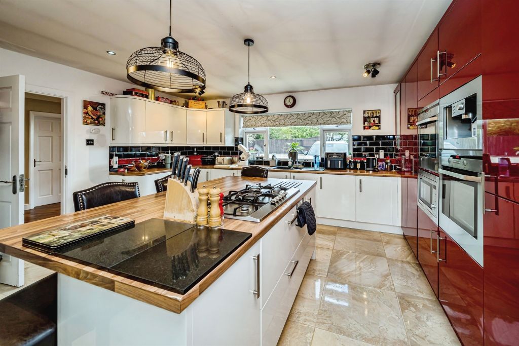 Property photo 2 of 21