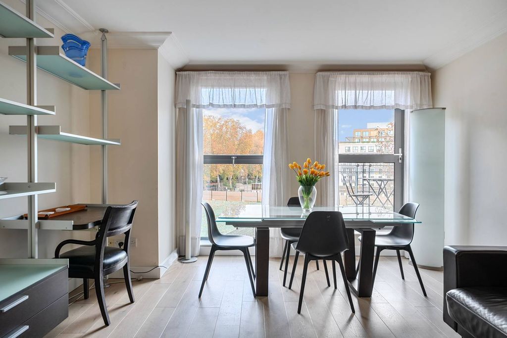 Property photo 3 of 12