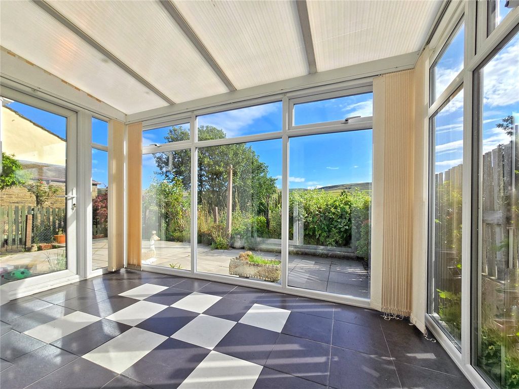 Property photo 3 of 24 Conservatory