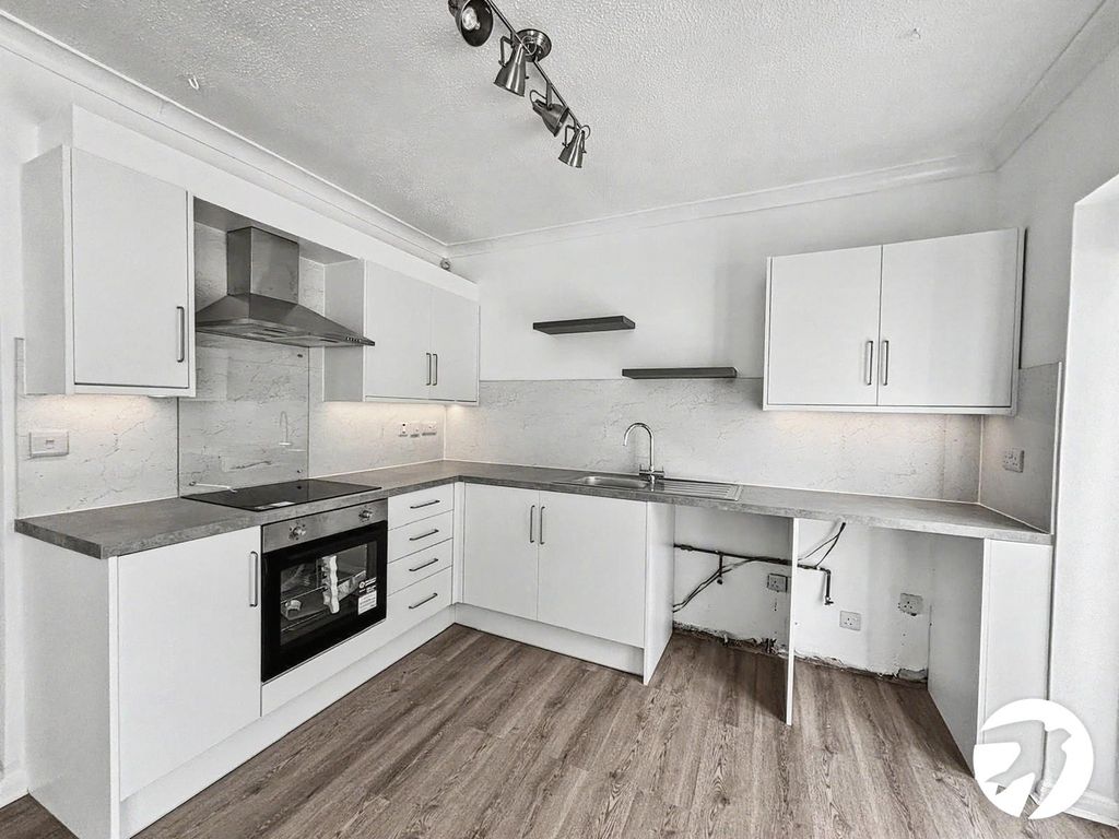 Property photo 2 of 20 Picture No. 15