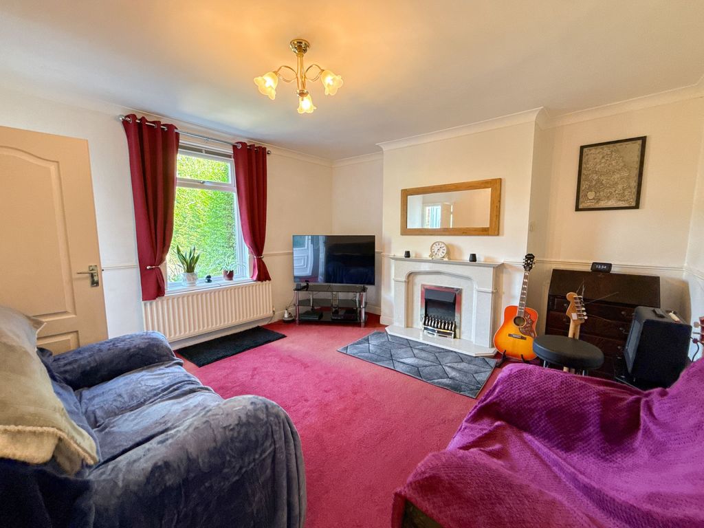 Property photo 2 of 10 Lounge