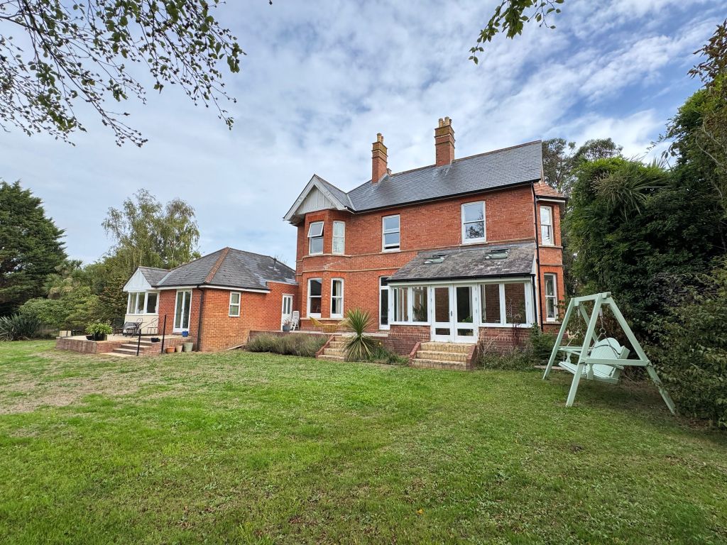 Property photo 1 of 33