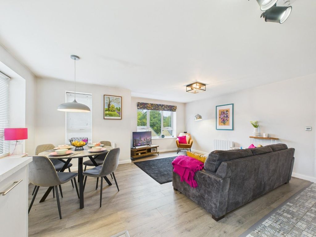 Property photo 3 of 6 Cam01268G0-Pr0403-Still002.Jpg