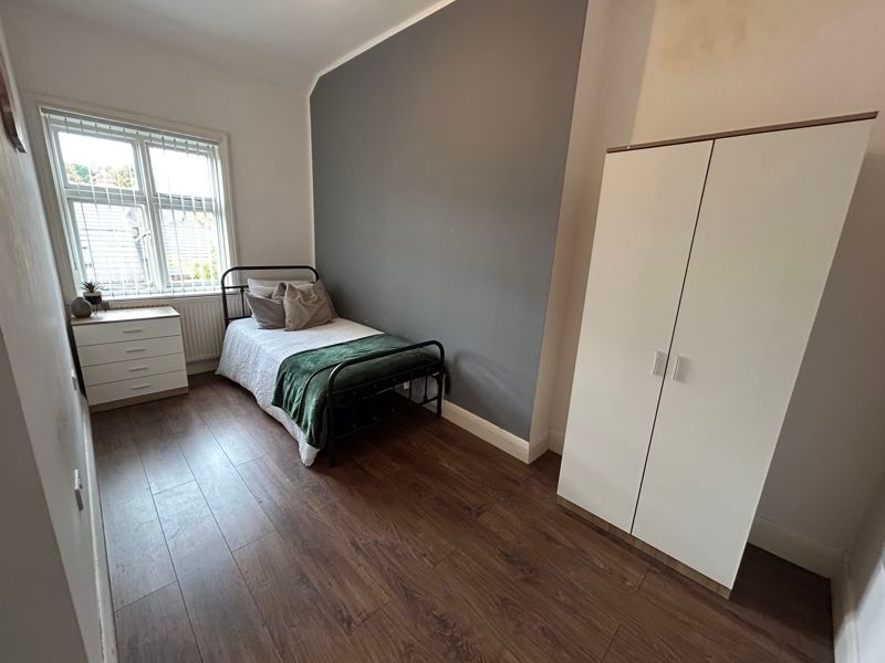 Property photo 1 of 9 Photo 17