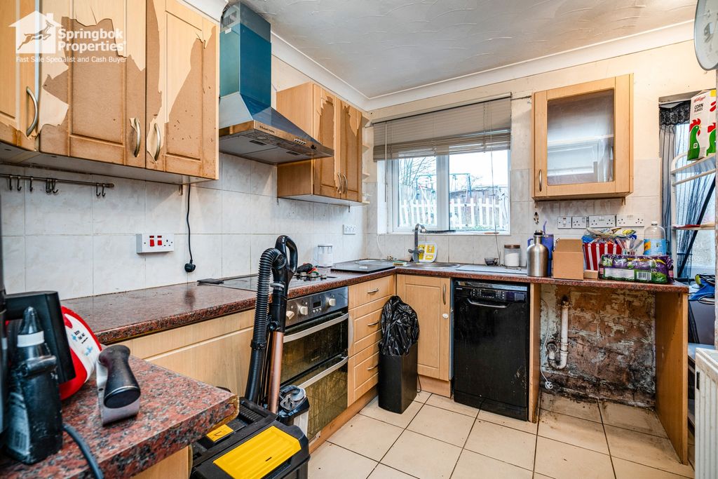 Property photo 3 of 8 Image 3