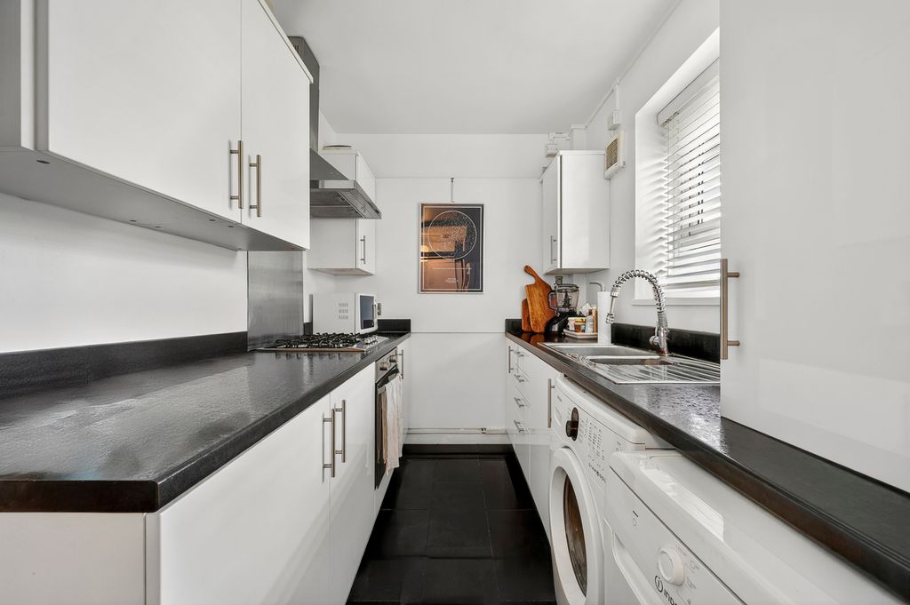 Property photo 2 of 10 Picture No. 05