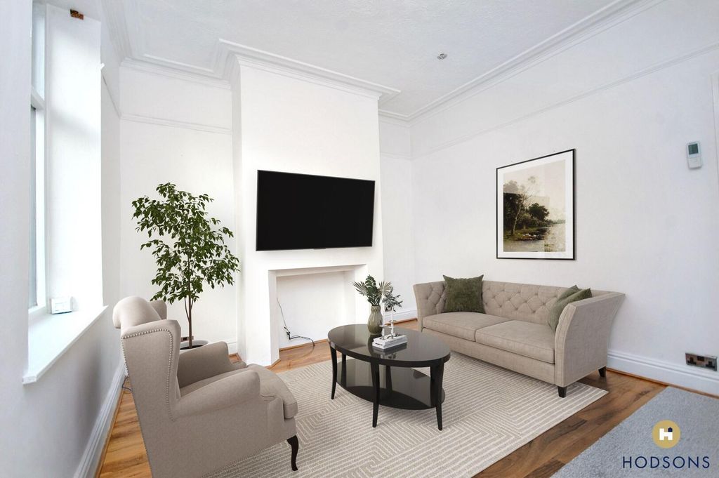 Property photo 2 of 11 Living Room