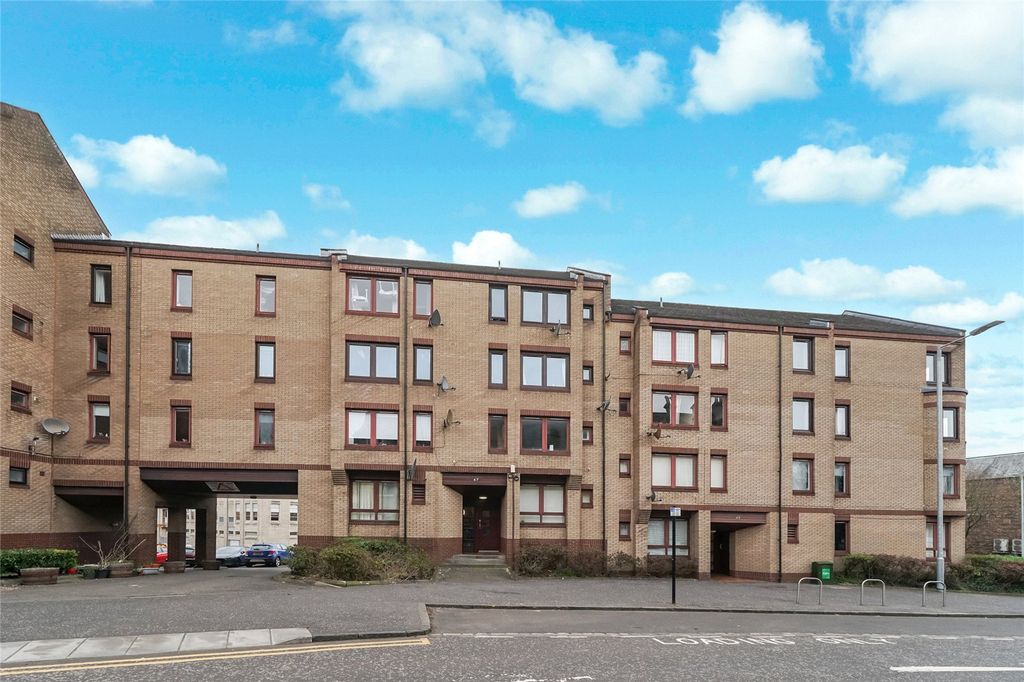 Property photo 1 of 18 External