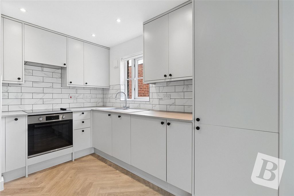 Property photo 1 of 9 Kitchen