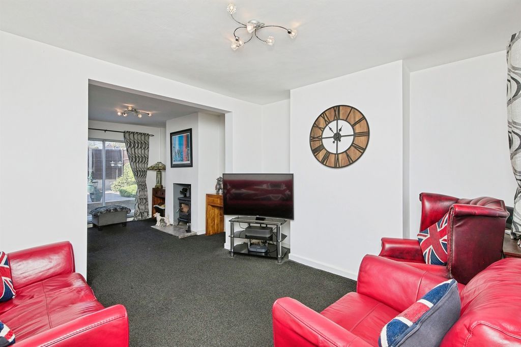 Property photo 2 of 20