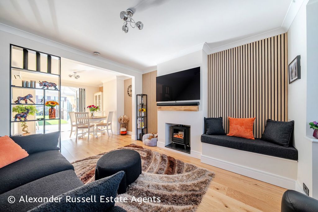 Property photo 3 of 18