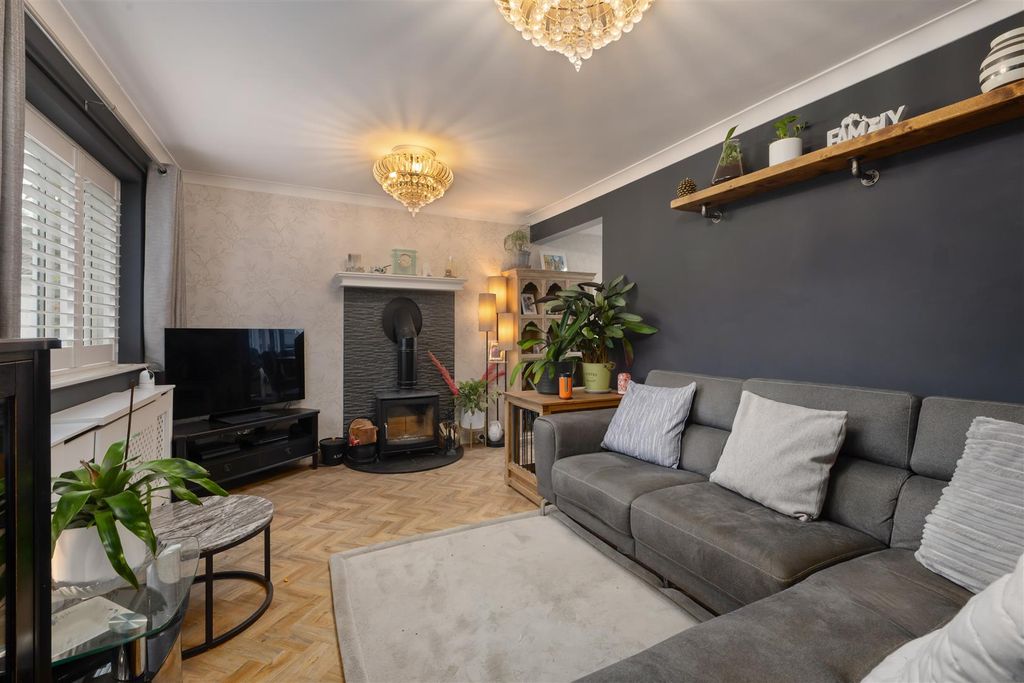 Property photo 2 of 19 Teynham Close, Cliftonville, Margate