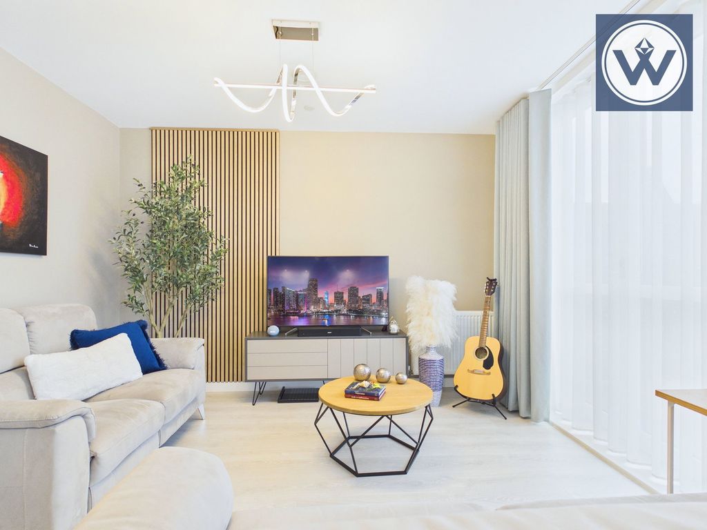 Property photo 2 of 26