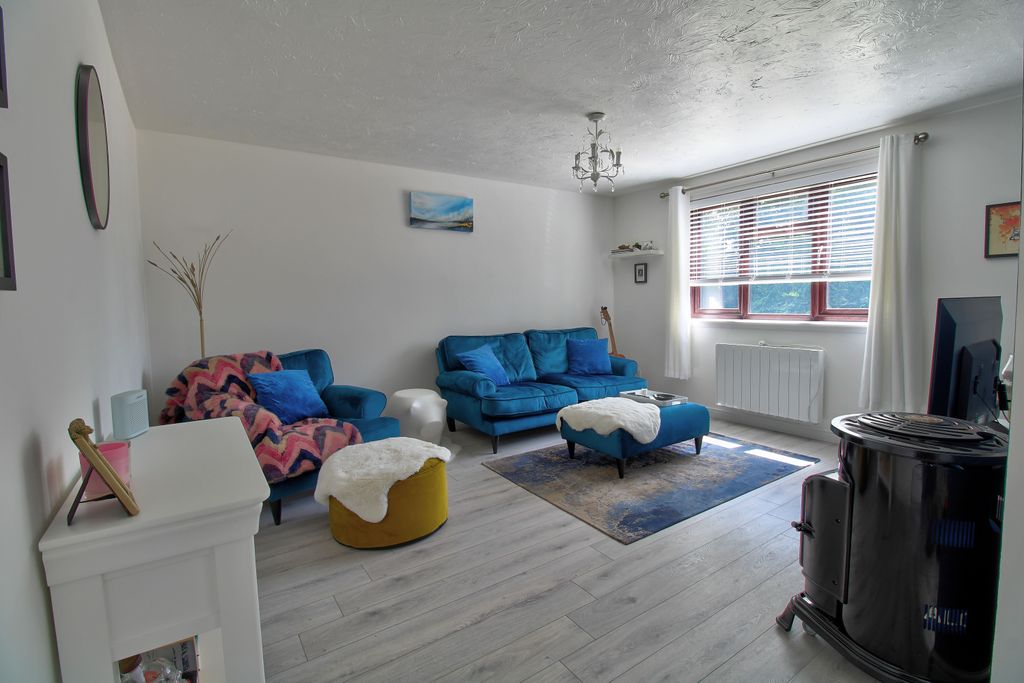 Property photo 3 of 18 A1