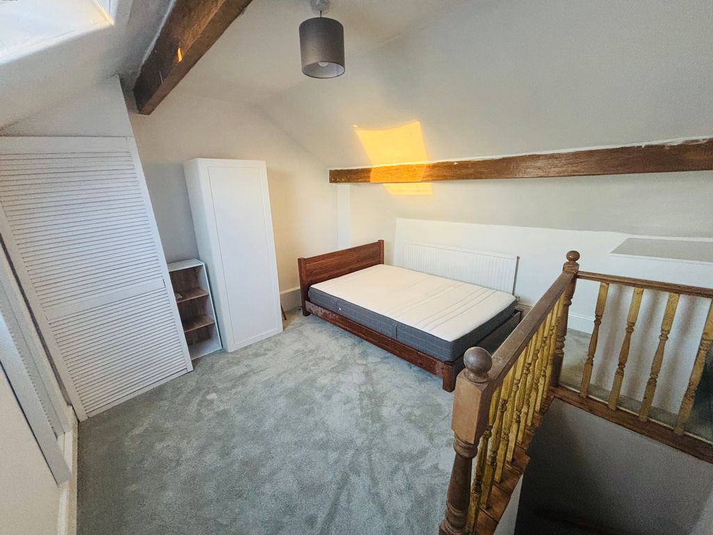 Property photo 3 of 12 Image