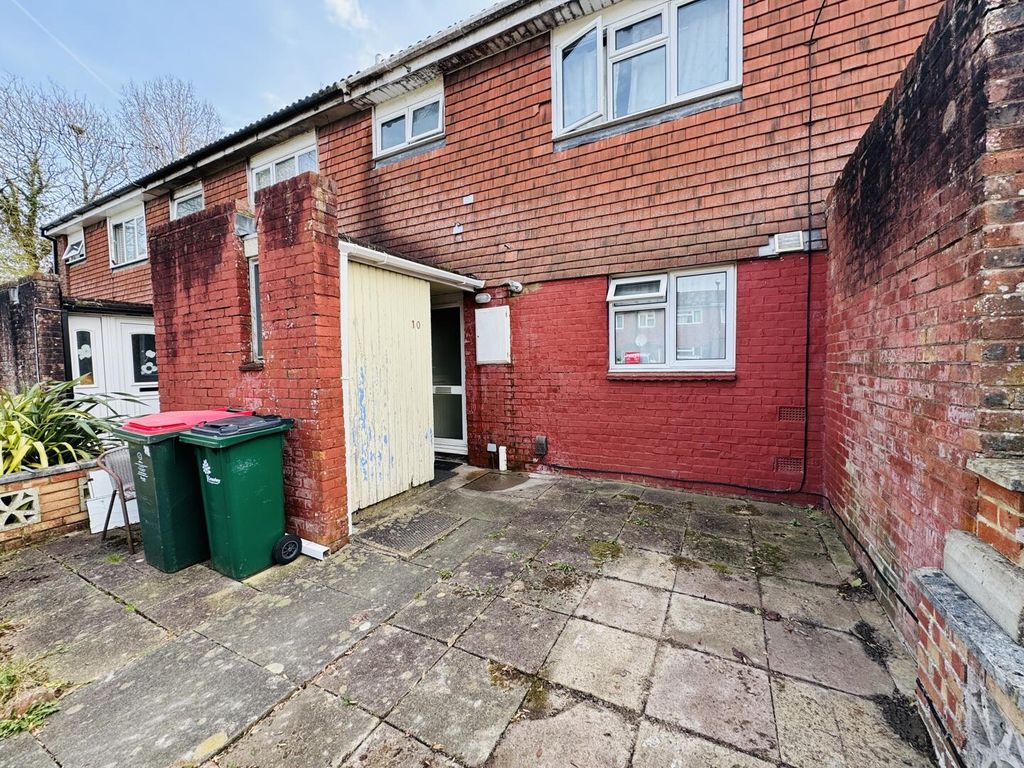 Property photo 1 of 11 Exterior