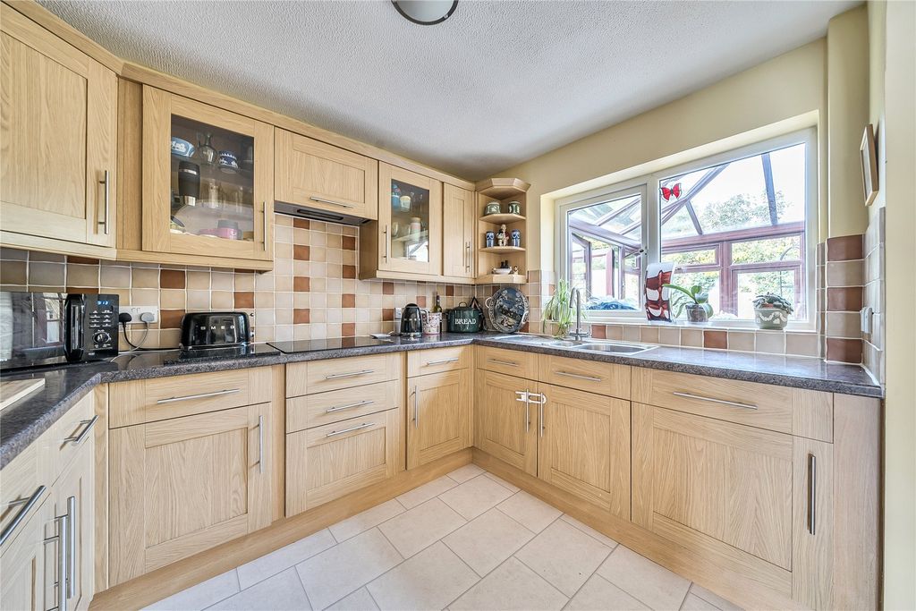 Property photo 3 of 16 Picture No. 13