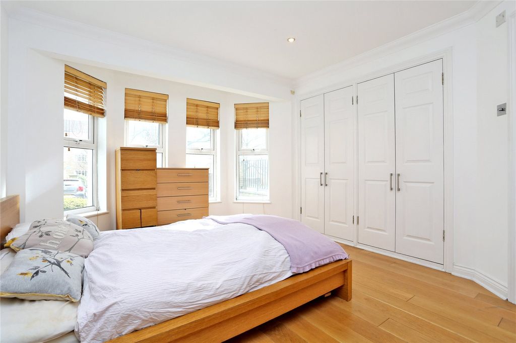 Property photo 3 of 8