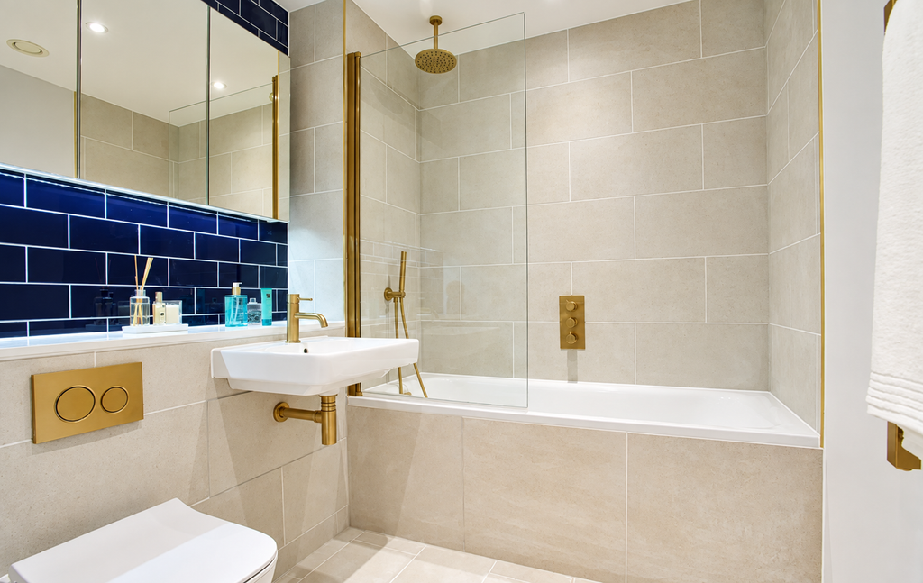 Property photo 2 of 7 Bathroom