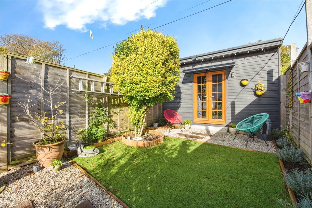 Property photo 2 of 26 Picture No. 29