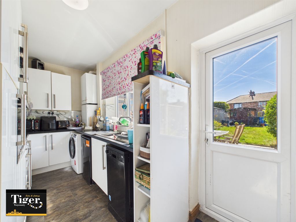 Property photo 3 of 10 Cam02176G0-Pr0573-Still007