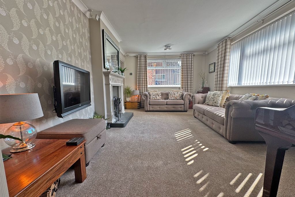 Property photo 3 of 13 4556507