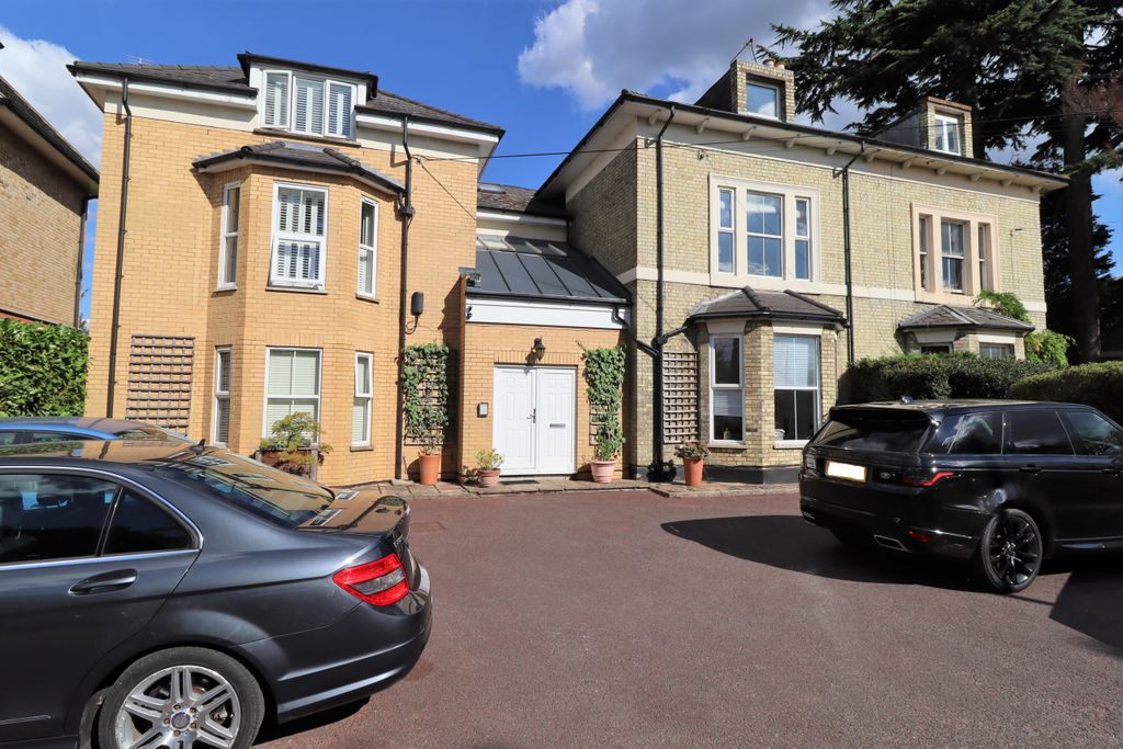 Property photo 1 of 12
