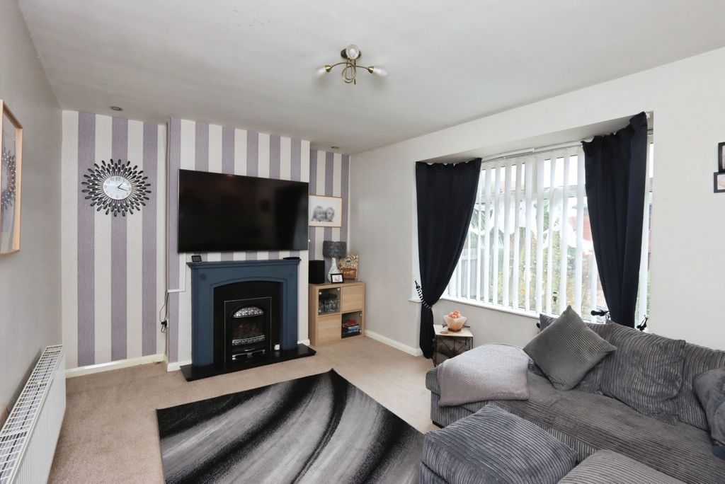 Property photo 3 of 17 Photo